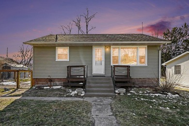 Lake Michigan - Berrien County Home Active Under Contract in New Buffalo Michigan