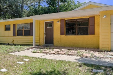 BEING SOLD AS-IS Welcome to this beautifully 3-bedroom, 2-bath - photo 4