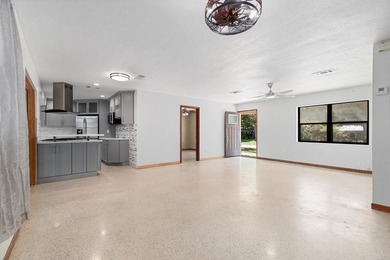 BEING SOLD AS-IS Welcome to this beautifully 3-bedroom, 2-bath - photo 6