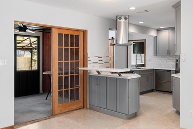BEING SOLD AS-IS Welcome to this beautifully 3-bedroom, 2-bath - photo 8