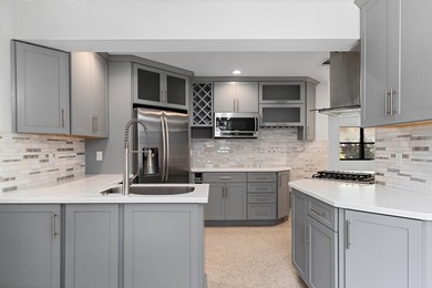 BEING SOLD AS-IS Welcome to this beautifully 3-bedroom, 2-bath - photo 10