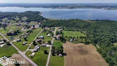Welcome to 12149 Overturf Drive, Moravia, IA, located in the - photo 30
