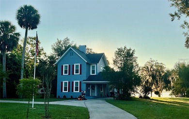 Lake Umatilla Home For Sale in Umatilla Florida