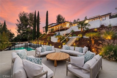 Breathtaking. Absolutely stunning. Two separate houses, but far - photo 4