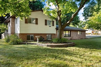 Morgan Lake - Oakland County Home For Sale in Lake Angelus Michigan