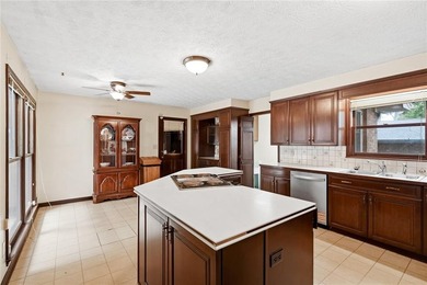 So much to love!! Lakeside retreat located ON THE WATER in the - photo 13