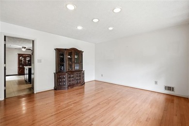 So much to love!! Lakeside retreat located ON THE WATER in the - photo 14