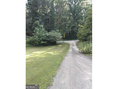 Don't miss this opportunity!! More than 1-acre lot. Fresh paint - photo 2