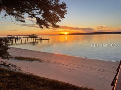 Truly phenomenal, unique, gated, deep-water homesite on Hilton - photo 3