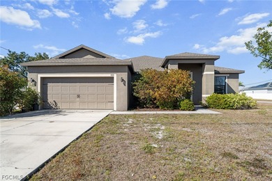 Short Sale Opportunity in SW Cape Coral! Built in 2016, this - photo 1