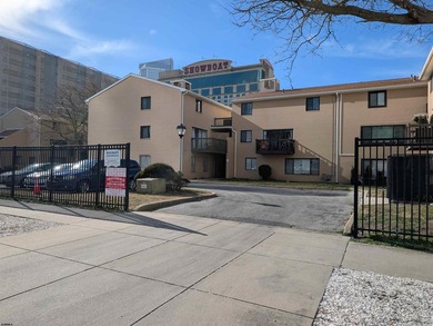 OWNER FINANCING - INVESTOR ALERT -  APPROVED CONDO!!! Unit is an - photo 1