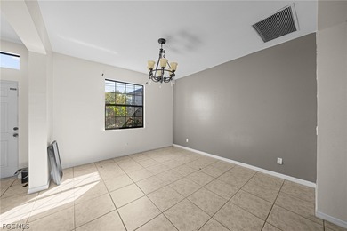 Short Sale Opportunity in SW Cape Coral! Built in 2016, this - photo 4