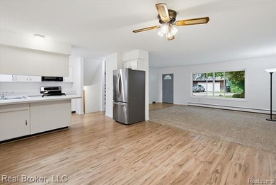 Move-in ready 3-bedroom, 2-bath split-level with lake privileges - photo 11