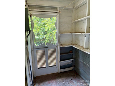 Just hit the market and has SO much potential! Come live, work - photo 12