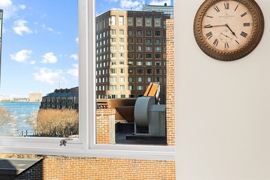 Luxury 2-Bedroom 2-Bathroom Penthouse with Private Balcony