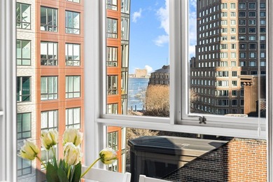 Luxury 2-Bedroom 2-Bathroom Penthouse with Private Balcony