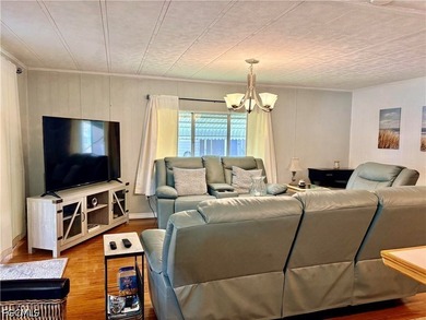 Beautifully updated 2-bedroom, 2-bath manufactured home located - photo 18