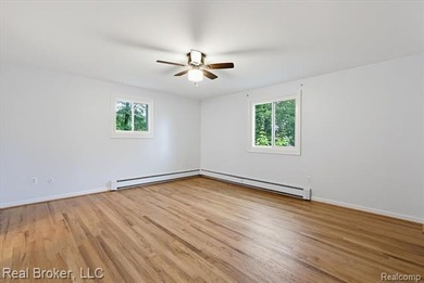 Move-in ready 3-bedroom, 2-bath split-level with lake privileges - photo 20
