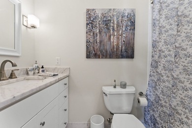 Luxury 2-Bedroom 2-Bathroom Penthouse with Private Balcony