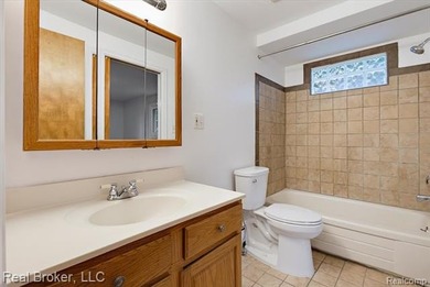 Move-in ready 3-bedroom, 2-bath split-level with lake privileges - photo 22