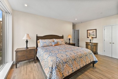 Luxury 2-Bedroom 2-Bathroom Penthouse with Private Balcony