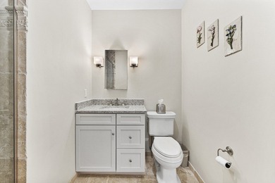 Luxury 2-Bedroom 2-Bathroom Penthouse with Private Balcony