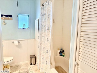 Beautifully updated 2-bedroom, 2-bath manufactured home located - photo 30