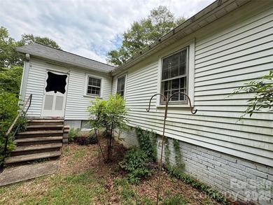 Just hit the market and has SO much potential! Come live, work - photo 31