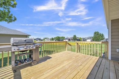 This beautifully renovated family home has everything you need! - photo 31