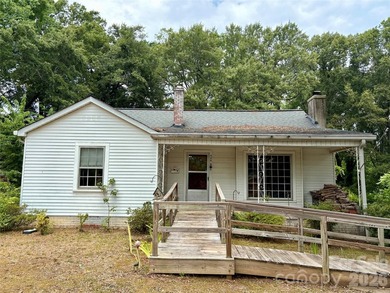 Just hit the market and has SO much potential! Come live, work - photo 34