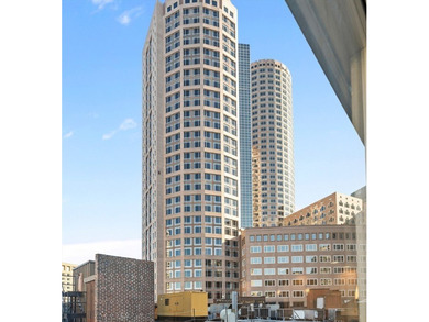 Luxury 2-Bedroom 2-Bathroom Penthouse with Private Balcony