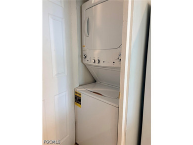 Beautifully updated 2-bedroom, 2-bath manufactured home located - photo 36