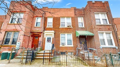 East River Home Sale Pending in Long Island City New York