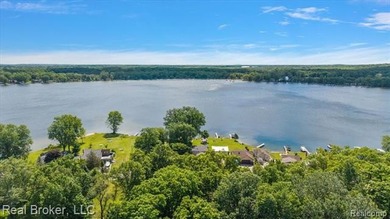 Move-in ready 3-bedroom, 2-bath split-level with lake privileges - photo 44