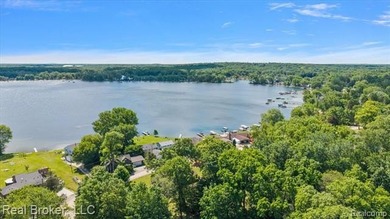 Move-in ready 3-bedroom, 2-bath split-level with lake privileges - photo 45