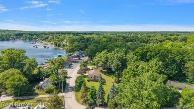 Move-in ready 3-bedroom, 2-bath split-level with lake privileges - photo 46