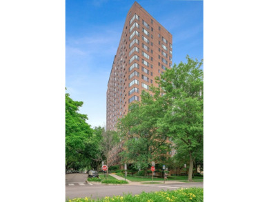 Lake Home For Sale in Chicago, Illinois