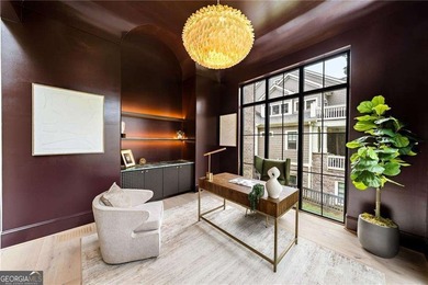 Crafted as a true statement piece, this extraordinary custom - photo 8