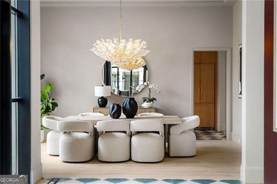 Crafted as a true statement piece, this extraordinary custom - photo 10