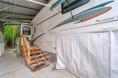 A beautifully maintained 1999 Presidential Glen RV is available - photo 29