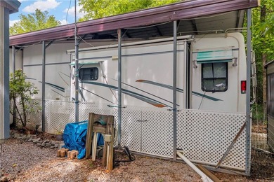 A beautifully maintained 1999 Presidential Glen RV is available - photo 30