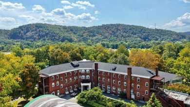 The Pence Springs Resort Hotel (most recently known as the - photo 31