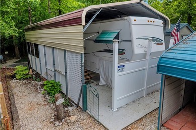 A beautifully maintained 1999 Presidential Glen RV is available - photo 32
