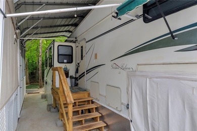 A beautifully maintained 1999 Presidential Glen RV is available - photo 33
