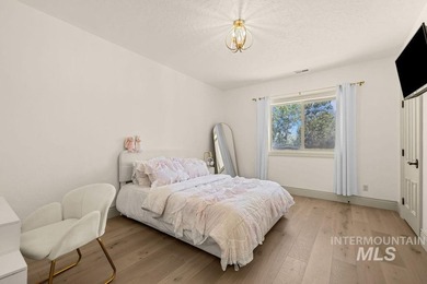 Exceptional custom home and timeless luxury nestled on a - photo 34