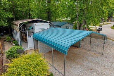 A beautifully maintained 1999 Presidential Glen RV is available - photo 34