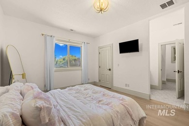Exceptional custom home and timeless luxury nestled on a - photo 35