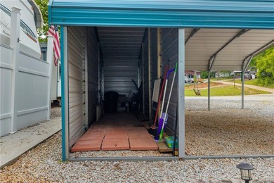 A beautifully maintained 1999 Presidential Glen RV is available - photo 35