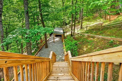 MOUNTAIN LIVING MEETS STORYBOOK CHARM! Creekside serenity - photo 36