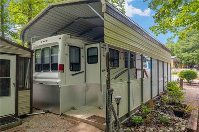 A beautifully maintained 1999 Presidential Glen RV is available - photo 36